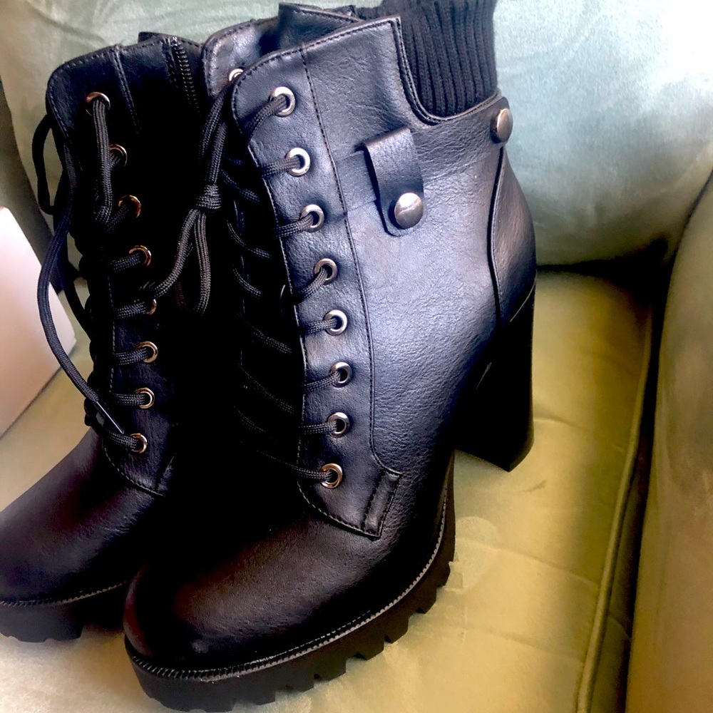 Dream Pairs Scandl Boot